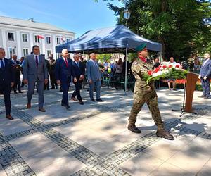 Na Skwerze Niepodległości w Siedlcach można było wysłuchać okolicznościowych przemówień i Apelu Pamięci Oręża Polskiego