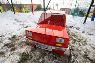 Śląskie: Pojemnik na nakrętki w kształcie malucha robi furorę. Oto niezwykły fiat 126p [ZDJĘCIA]