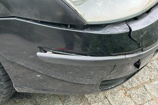 Piesza wbiegła pod samochód w centrum Warszawy