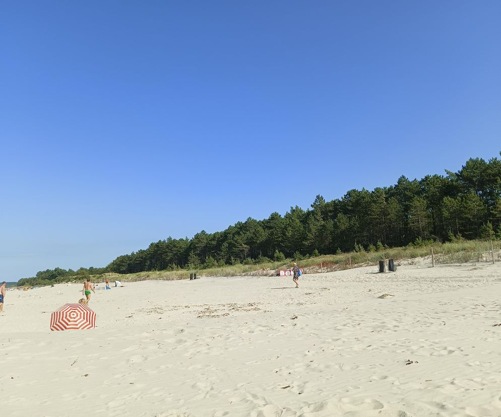 Znalazłam plażę na polskim wybrzeżu idealne na relaks. Piasek biały jak mąka i czyste morze