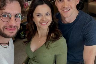 M jak miłość nowy sezon. Kasia (Paulina Lasota), Mariusz (Mateusz Mosiewicz), Jakub Karski (Krzysztof Kwiatkowski) na planie