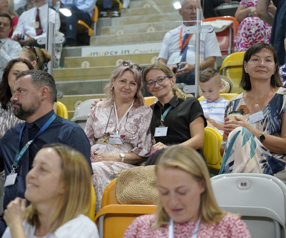 Tysiące Świadków Jehowy w Częstochowie. Niezwykły chrzest 