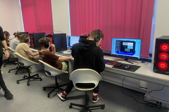 Zespół Szkół Technicznych w Ostrowie Wielkopolskim może pochwalić się nowoczesną salą do gier