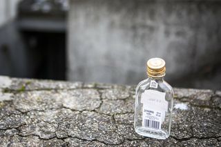 Małpki nie tracą na popularności. W tych gminach pije się najwięcej alkoholu