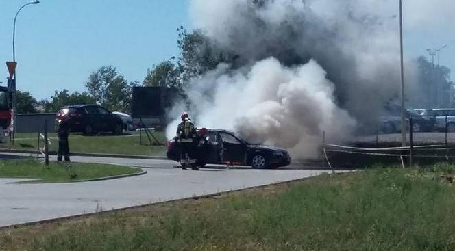 Pożar samochodu przy Armii Krajowej w Rzeszowie
