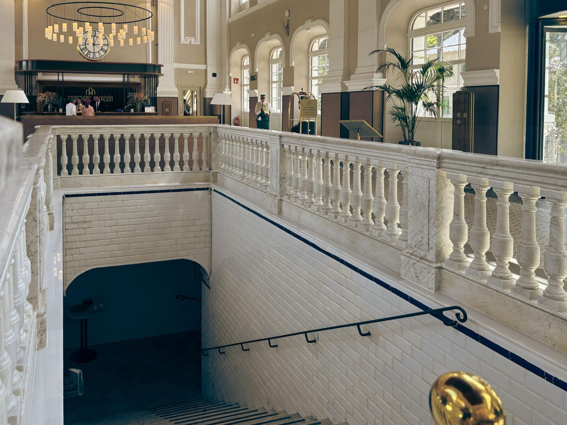  Canfranc Estación, Hiszpania. Dawny dworzec kolejowy zamienił się w luksusowy hotel