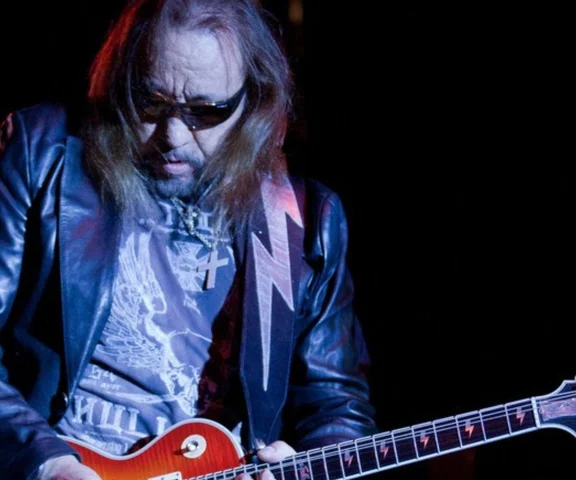 Legendarna gitara Ace'a Frehleya z Kiss trafiła na aukcję! Kolekcjonerzy zacierają ręce