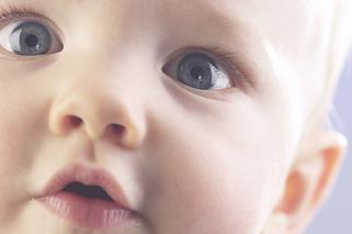 Kiedy pójść do okulisty, gdy dziecko ma zeza?