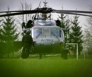 Ćwiczenia kontrterrorystów z Black Hawkiem. Zobacz wyjątkowe zdjęcia i filmik