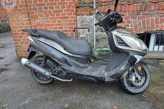 Ukradł motorowej bo spieszył się do dziewczyny