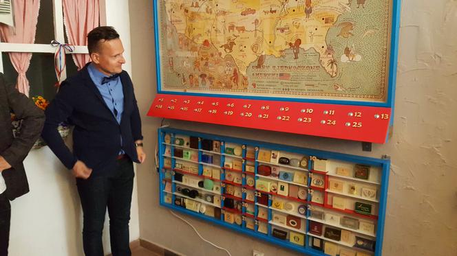 Pokaźna kolekcja mydełek z amerykańskich hoteli trafiła do muzeum w Bydgoszczy
