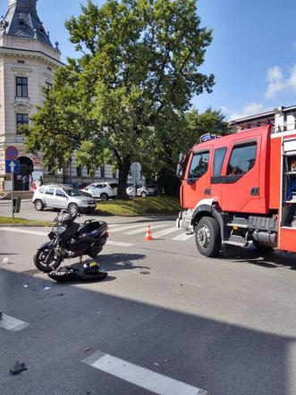 Wypadek w Nowym Sączu! Osobówka zderzyła się ze skuterem