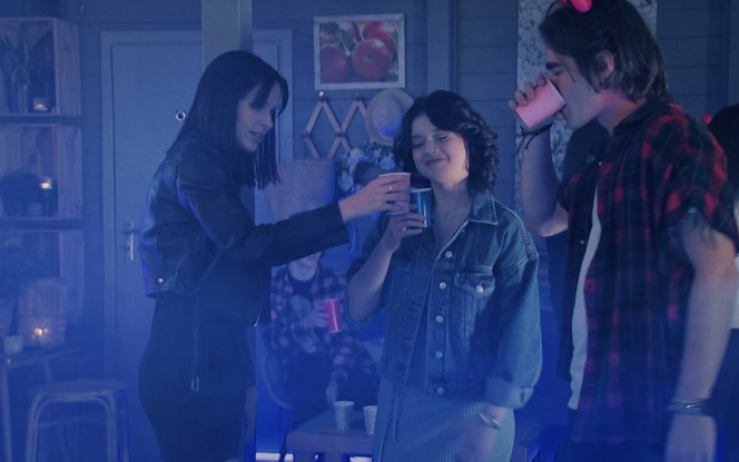 M jak miłość, odcinek 1702: Basia (Gabriela Raczyńska), Ania (Gabriela Świerczyńska), Jasiek (Stanisław Dusza)