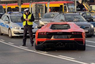 Luksusowe lamborghini roztrzaskane w centrum Warszawy