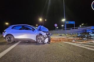 Pijani żołnierze roztrzaskali się na trasie Łazienkowskiej. Dwie osoby ranne