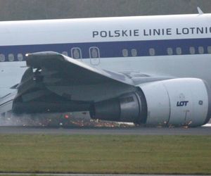 Kapitan Wrona dokonał heroicznego lądowania bez podwozia