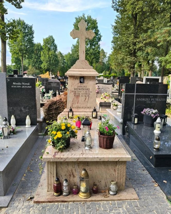 Grób Janusza Rewińskiego