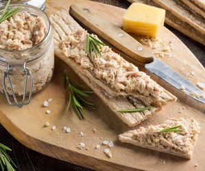 Pasta z tuńczyka z migdałami. Banalnie łatwa i gotowa w 5 minut 