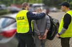 Nielegalna broń i substancje w samochodzie. Zatrzymano 23-latka w Warszawie