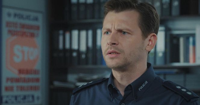 M jak miłość odc. 1878. Adam Karski (Patryk Szwichtenberg)