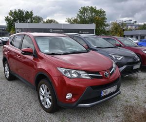 Co się dzieje ze sprzedażą używanych samochodów? Czas oczekiwania na kupca niemal się podwoił