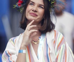 Karolina Malinowska żyła z matką i bratem w skrajnym ubóstwie. Zrządzeniem losu trafiła do modelingu