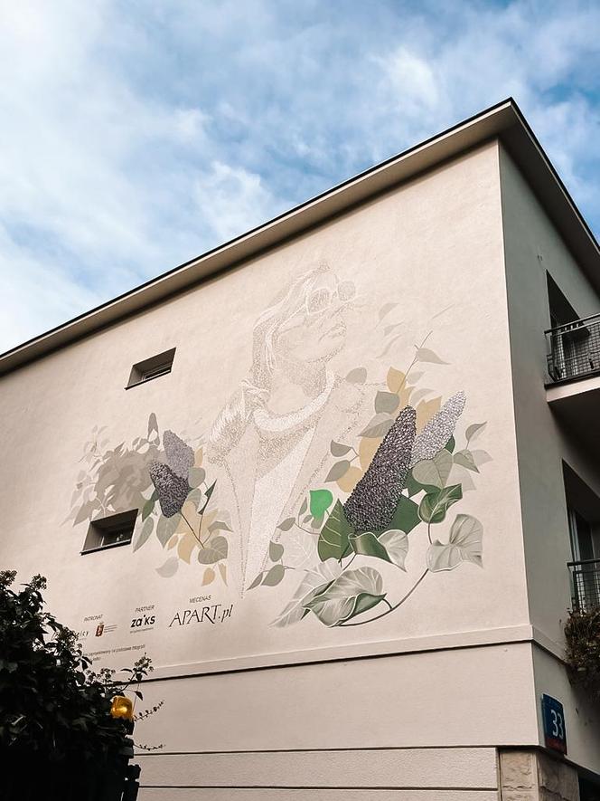 Na Saskiej Kępie pojawił się nowy mural. Agnieszki Osieckiej doczekała się upamiętnienia 