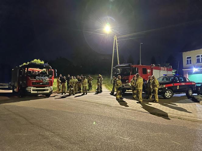 Tajemniczy obiekt spadł na poligonie pod Szczytnem? Nocna akcja policji i strażaków