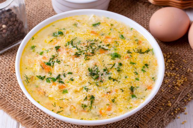 Zupa koperkowo-czosnkowa z menu beszamel.pl DIETETYCZNIE