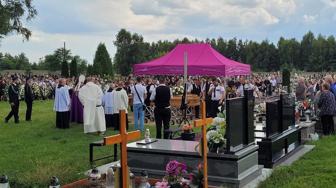 Pogrzeb ofiar zabójstwa w Borowcach. Gianni pożegnał swoich bliskich [ZDJĘCIA]