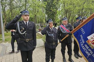 Kraków. Andrzej Duda ukląkł przed grobem posła PSL. Prezydent uczcił rocznicę katastrofy smoleńskiej