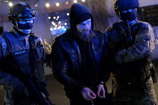 M jak miłość, odcinek 1802: Gangster Robert aresztowany! Marcin i Jakub oddadzą kochanka Ani w ręce policji - ZDJĘCIA