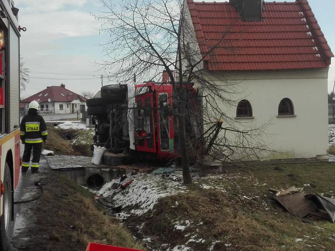 Wypadek wozu strażackiego