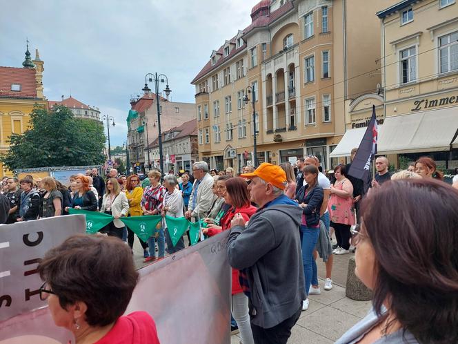 Protest kobiet w Bydgoszczy po śmierci ciężarnej pani Doroty. „Chcemy żyć w Europie XXI wieku”