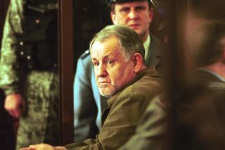 Sprawdziliśmy, gdzie spoczywają najwięksi zbrodniarze. Groby morderców i prawdziwych gangsterów na Mazowszu