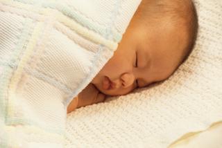 Prezent dla noworodka – kocyk lub ręczniczek