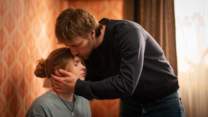 Rodzinka.pl 17 sezon odcinek 298 (odc. 11). Magda (Olga Kalicka), Tomek (Maciej Musiał)