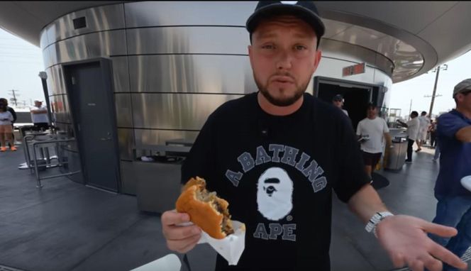 Książulo odwiedził restaurację Elona Muska. Tyle zapłacił za zamówienie. Dużo?