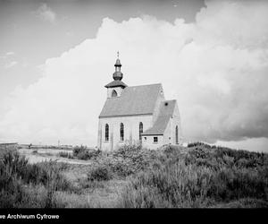 Droga do letniska w Hallerowie. Fotografie Henryka Poddębskiego