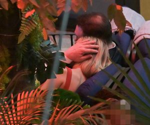 Joanna Krupa w objęciach Dominika Tarczyńskiego.