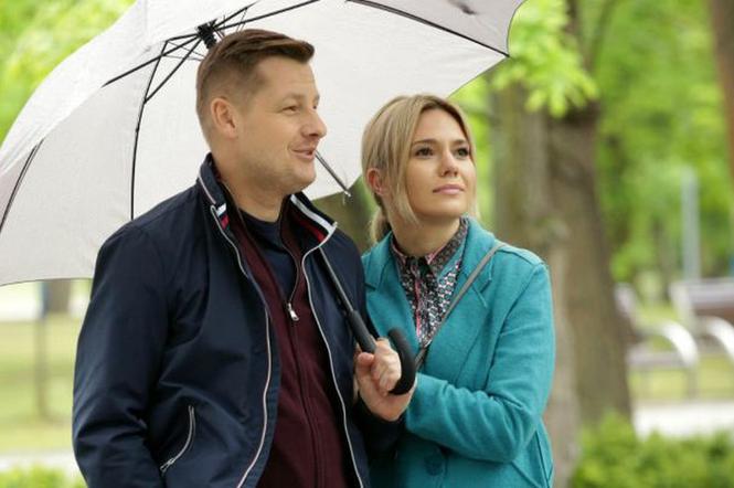 M jak miłość po wakacjach 2019 odcinek 1453. Julka (Joanna Kuberska), Paweł (Rafał Mroczek)