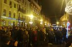 Manifestacja w obronie sądownictwa na Rynku Staromiejskim w Toruniu