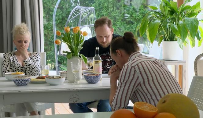 Na Wspólnej odc. 3508. Beata (Katarzyna Ptasińska), Paweł (Grzegorz Kwiecień), Emil (Piotr Ligenza)