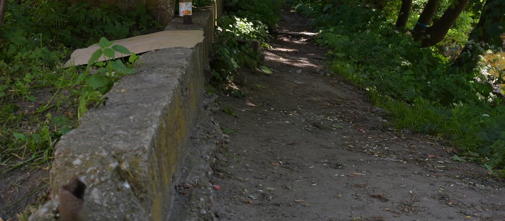 Dzieci ukamieniowały rencistę