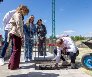 Wmurowanie kamienia węgielnego, 8 maja 2025