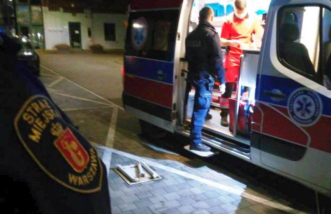 Horror na Mińskiej. Mężczyzna leżał w wielkiej kałuży krwi