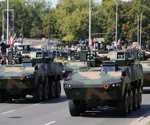 Defilada wojskowa 15 sierpnia w Warszawie