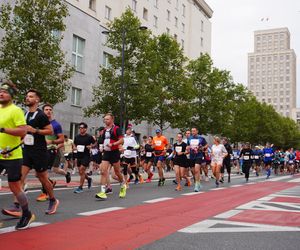 Uczestnicy Maratonu Warszawskiego 2025