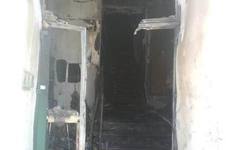 Pożar bloku w Tarnowie. Włóczęga posłał 12 osób do szpitala. Wśród poszkodowanych są dzieci