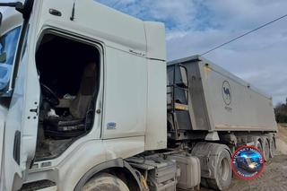 Nieszczęśliwy wypadek koło Tuchowa. Kierowca ciężarówki został porażony prądem